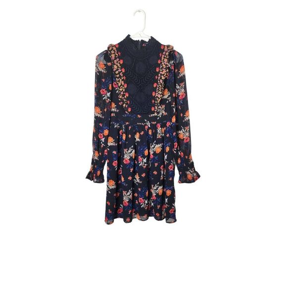 French Connection Dresses & Skirts - The French Connection Floral Dress size 4